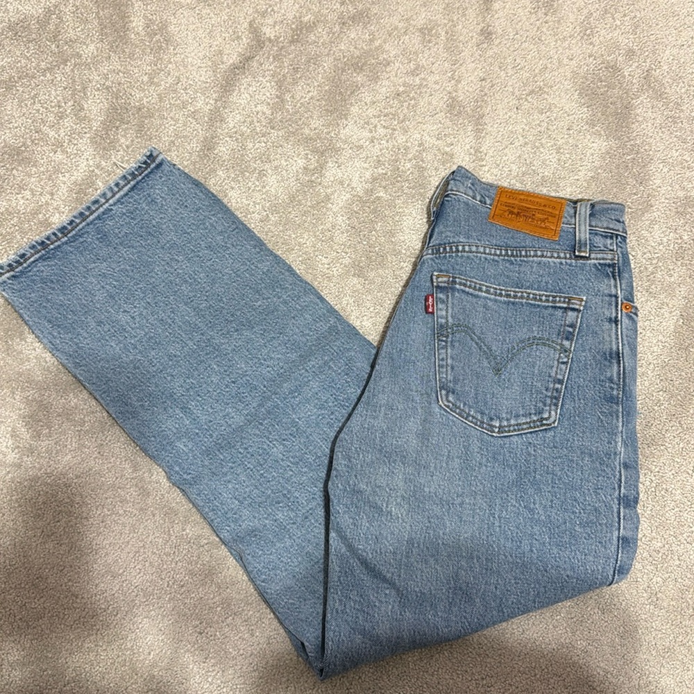 Levi’s Ribcage Straight Ripped Jeans